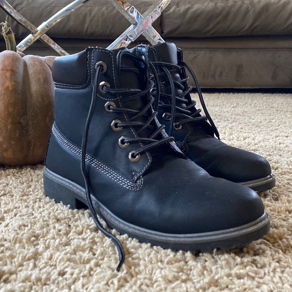 Shoes - Black Winter Boots